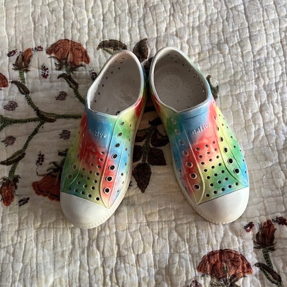 Native Kids' Youth Jefferson Sugarlite- Shell White/Rainbow Tie Dye J2 - Picture 2 of 8